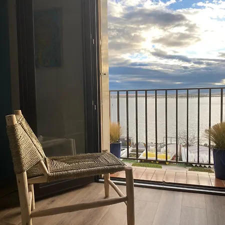 Les Balcons De Bouzigues